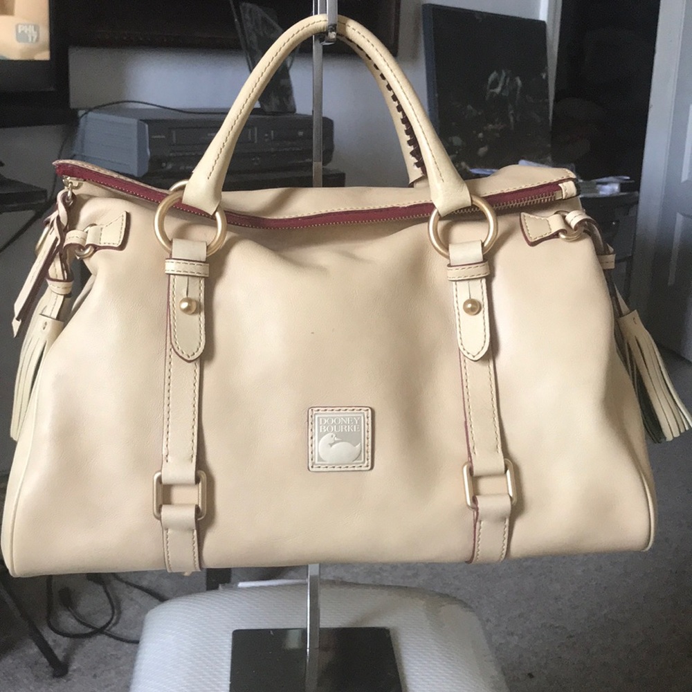 Excellent Condition Bone D&B Medium Florentine Sat